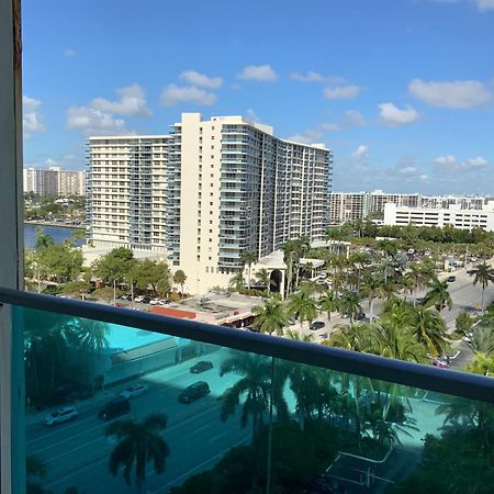 Cozy Ocean View Apartment By Miami Te Espera - Hallandale 11E Hollywood Buitenkant foto