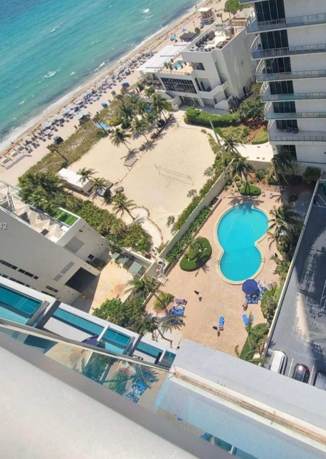 Cozy Ocean View Apartment By Miami Te Espera - Hallandale 11E Hollywood Buitenkant foto